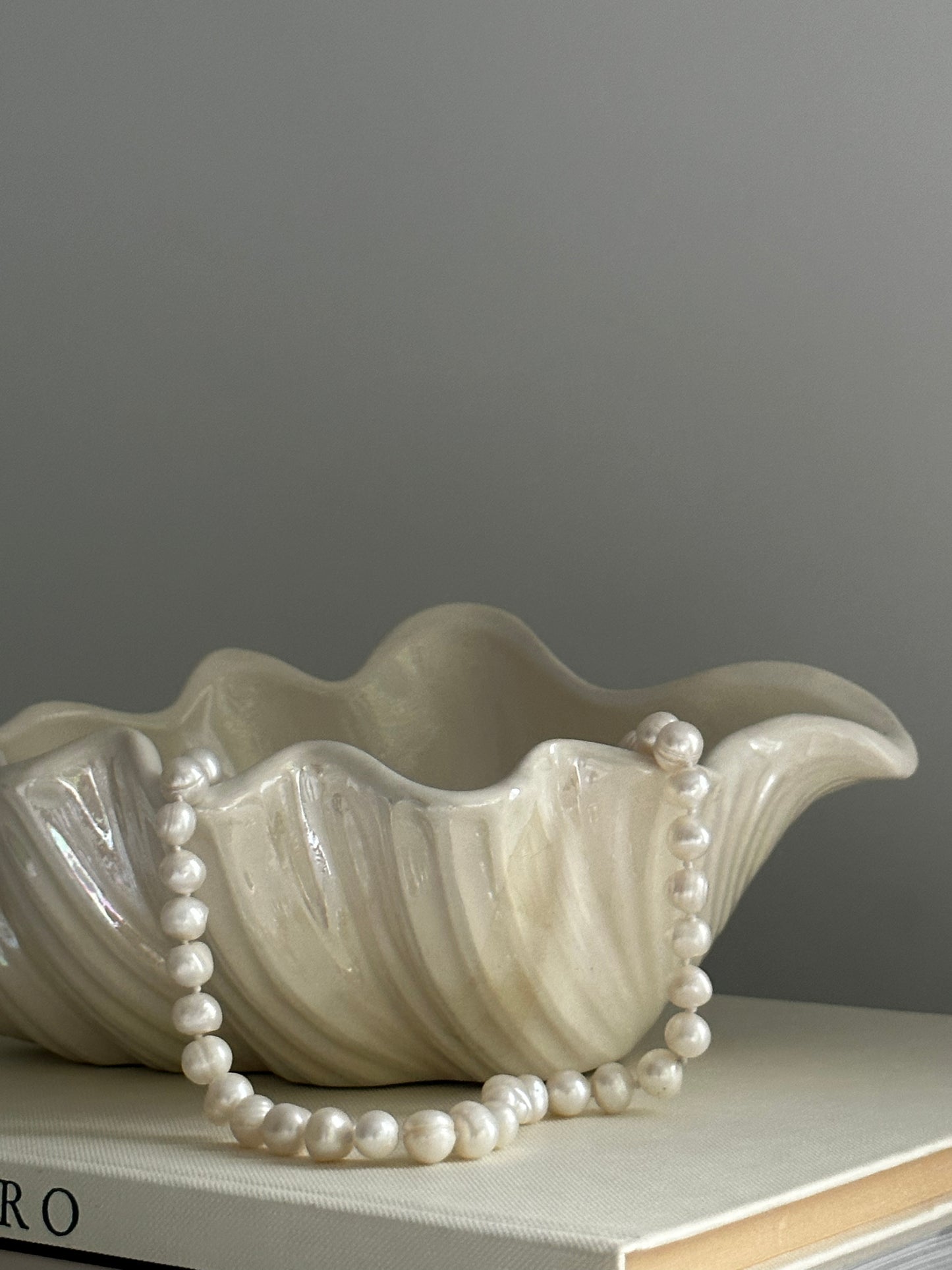 Vintage ceramic seashell catchall