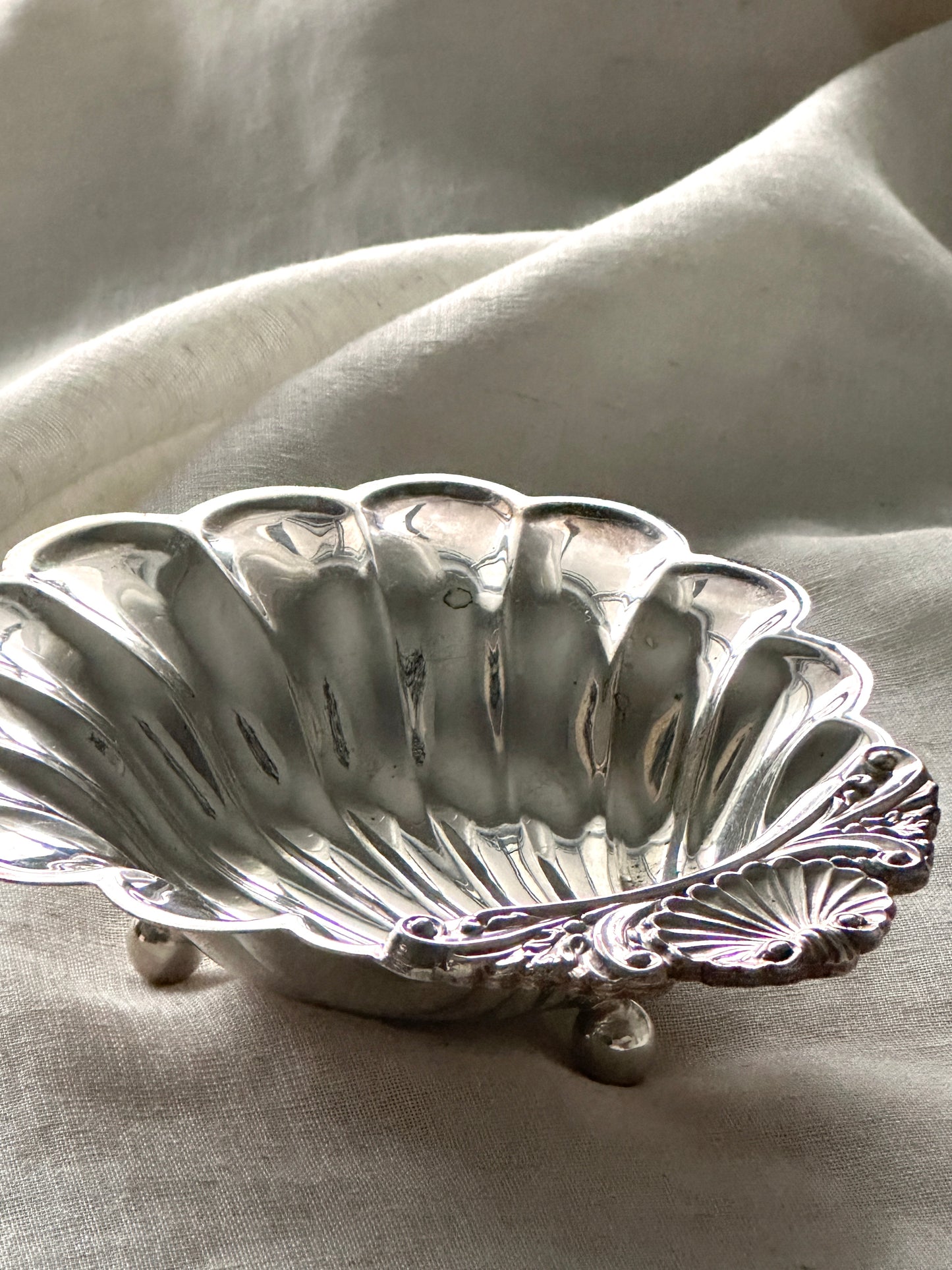 Shell Shaped Footed Dish