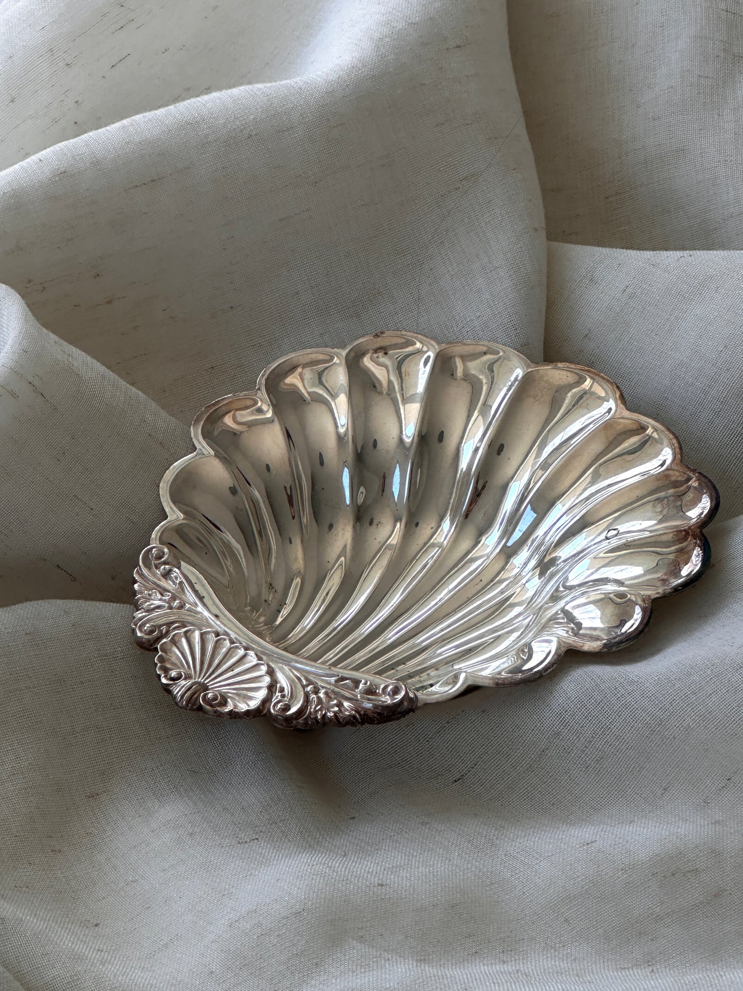 Shell Shaped Footed Dish