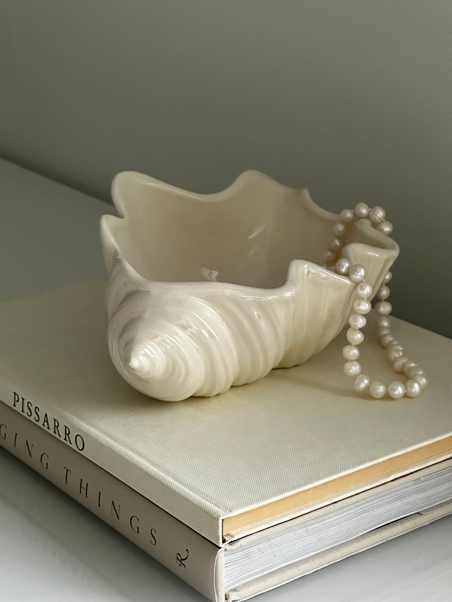 Vintage ceramic seashell catchall