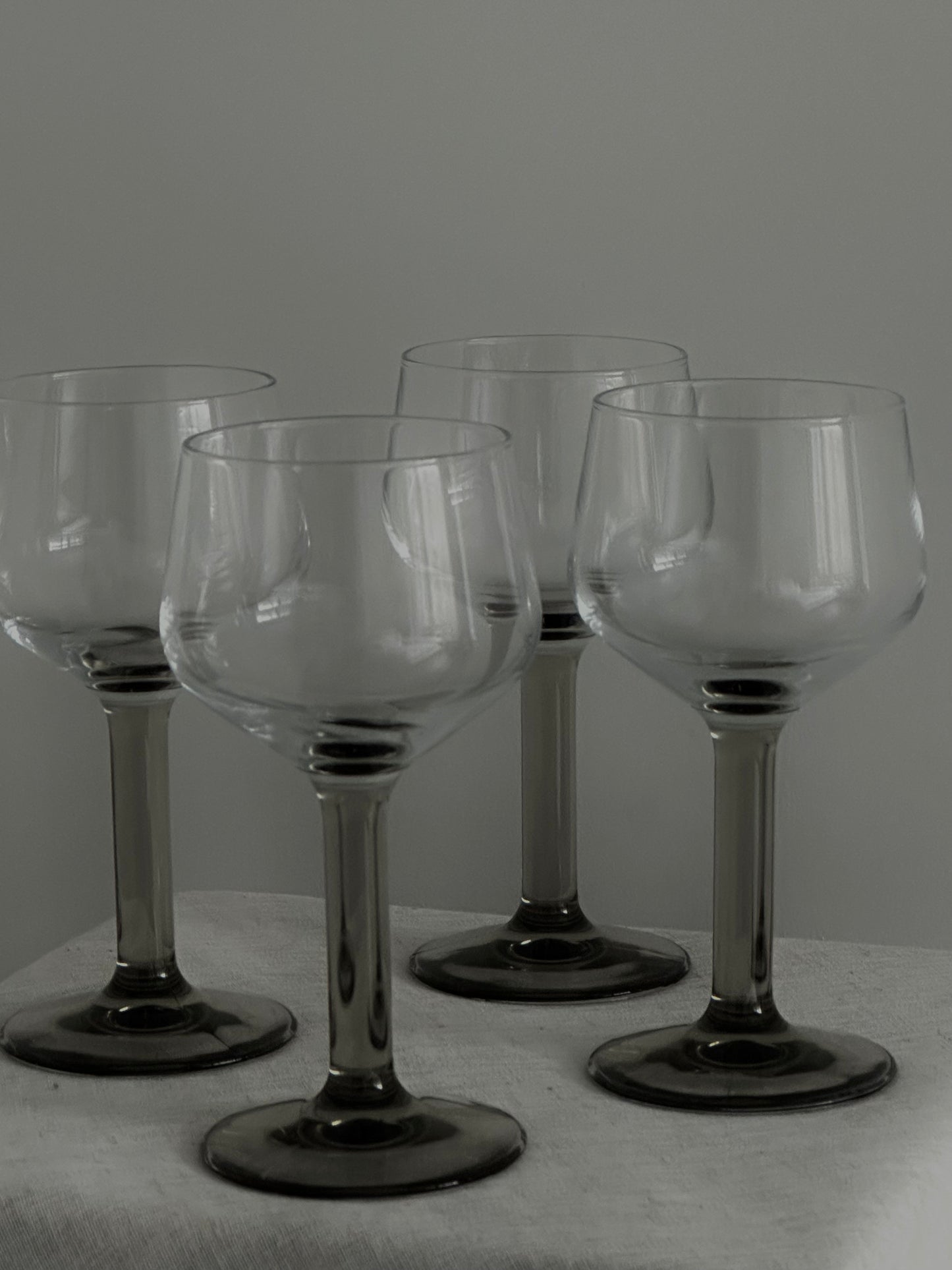 Smoked Stem Vintage wine glasses (Set of 4)