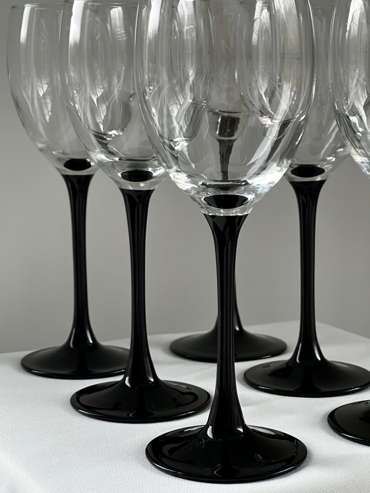 Luminarc France Black Stemmed wine Glasses (set of 4)