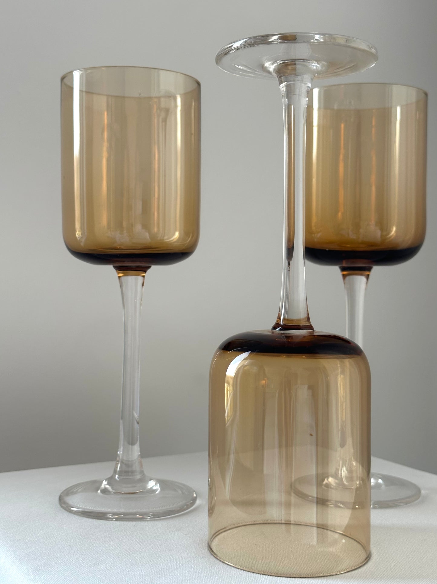 Amber tone wine glasses (set of 3)